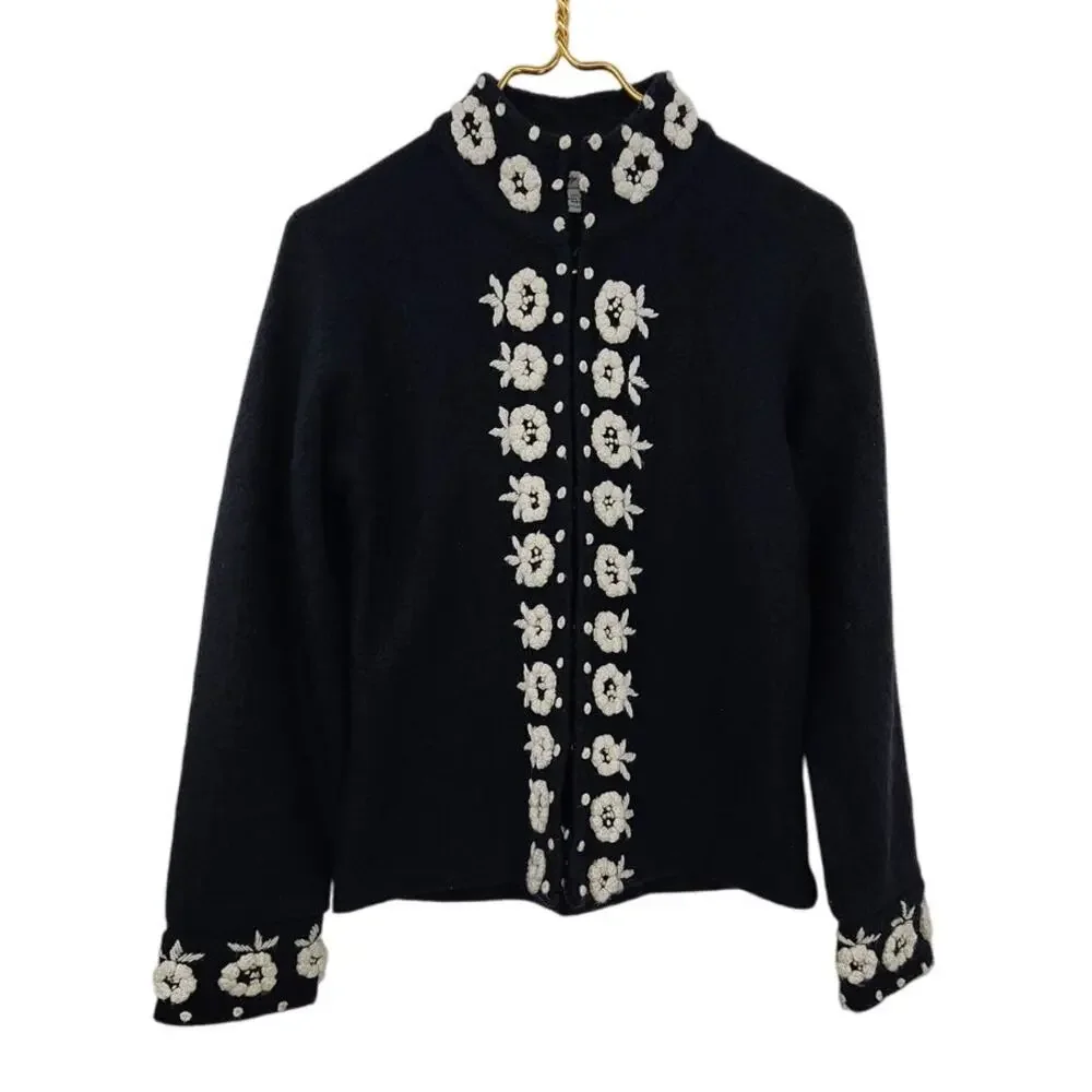 Cambridge Dry Goods Black 100% Wool Floral Embroidered Sweater‎ Size Small